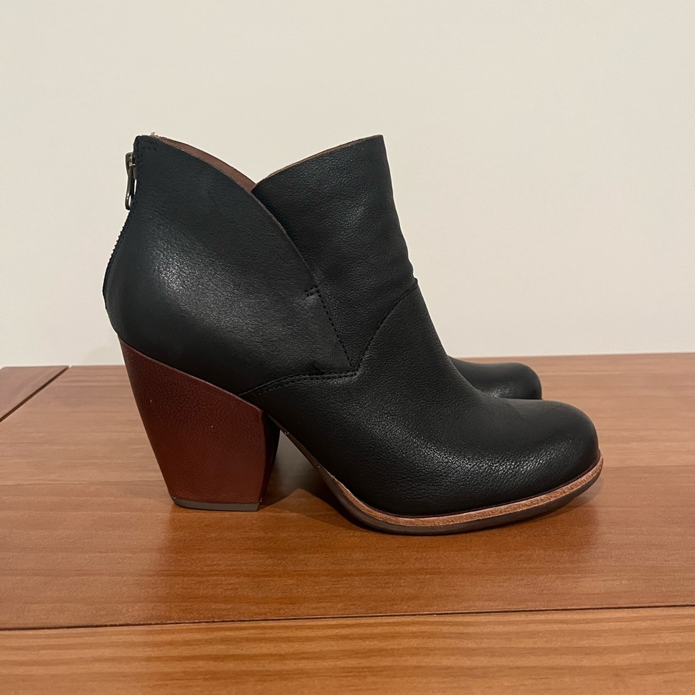 Kork Ease Castaneda Leather Bootie Size 10M